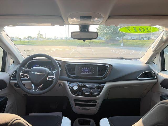 2017 Chrysler Pacifica LX FWD