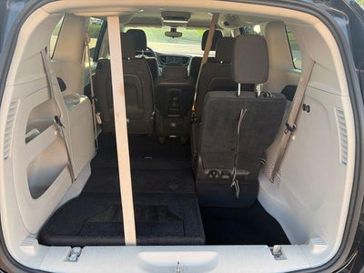 2017 Chrysler Pacifica LX FWD