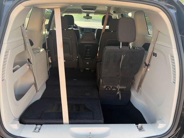 2017 Chrysler Pacifica LX FWD