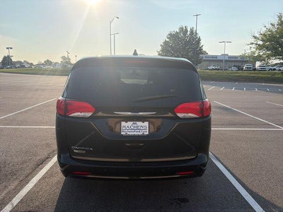 2017 Chrysler Pacifica LX FWD