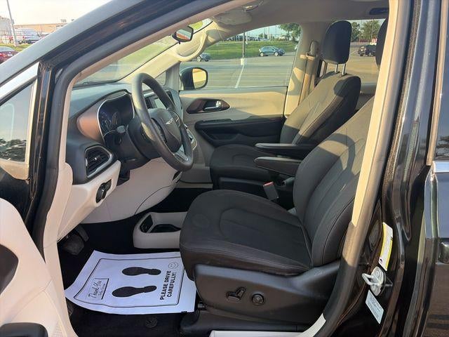 2017 Chrysler Pacifica LX FWD