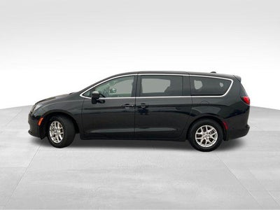 2023 Chrysler Voyager LX FWD