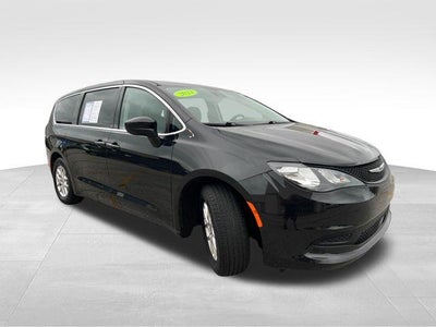 2023 Chrysler Voyager LX FWD