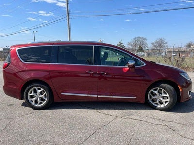 2020 Chrysler Pacifica Limited FWD