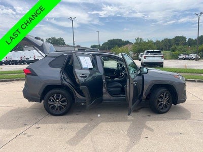 2019 Toyota RAV4 LE AWD (Natl)