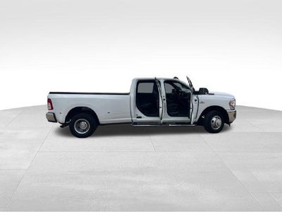 2022 RAM 3500 Tradesman 4x2 Crew Cab 8' Box