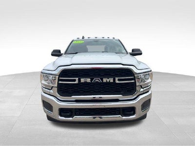 2022 RAM 3500 Tradesman 4x2 Crew Cab 8' Box