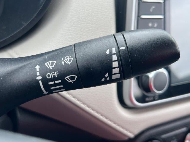 2021 Nissan Versa SV CVT