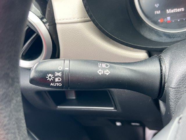 2021 Nissan Versa SV CVT