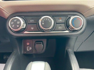 2021 Nissan Versa SV CVT