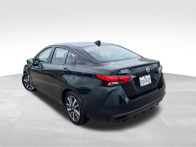2021 Nissan Versa SV CVT