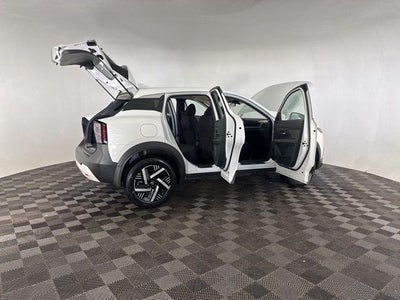 2025 Nissan Kicks SV FWD