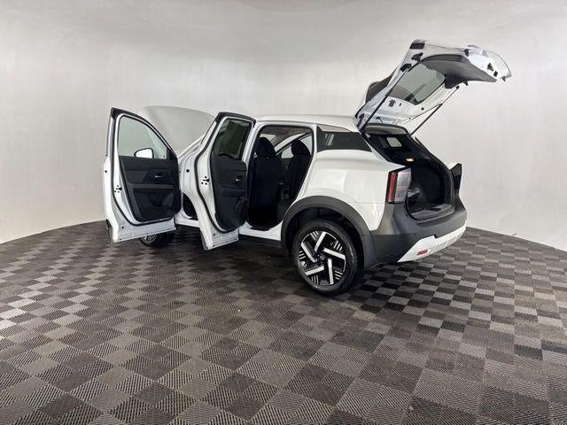 2025 Nissan Kicks SV FWD