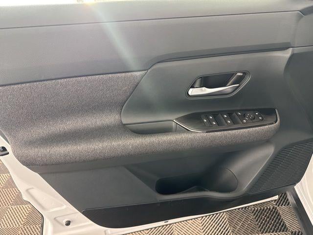 2025 Nissan Kicks SV FWD