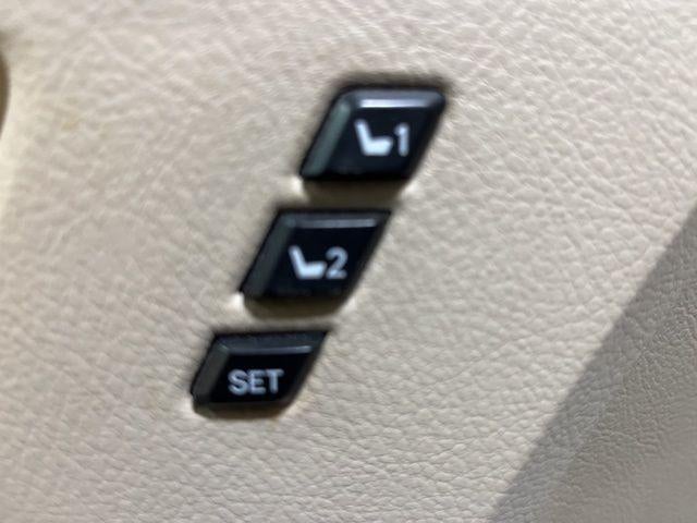 2012 Toyota Avalon 4dr Sdn Limited (Natl)