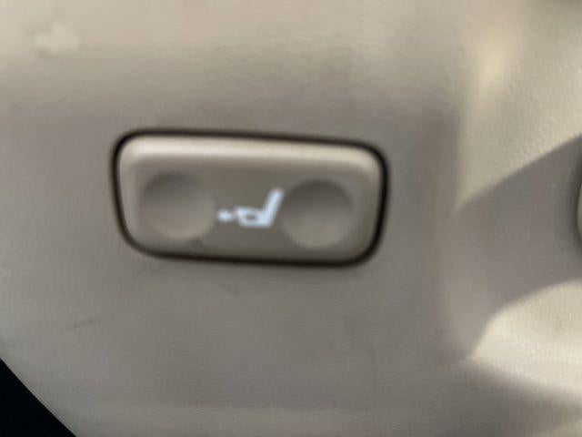 2012 Toyota Avalon 4dr Sdn Limited (Natl)