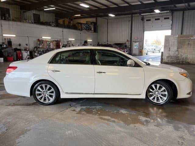 2012 Toyota Avalon 4dr Sdn Limited (Natl)
