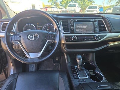 2017 Toyota Highlander XLE V6 AWD (Natl)