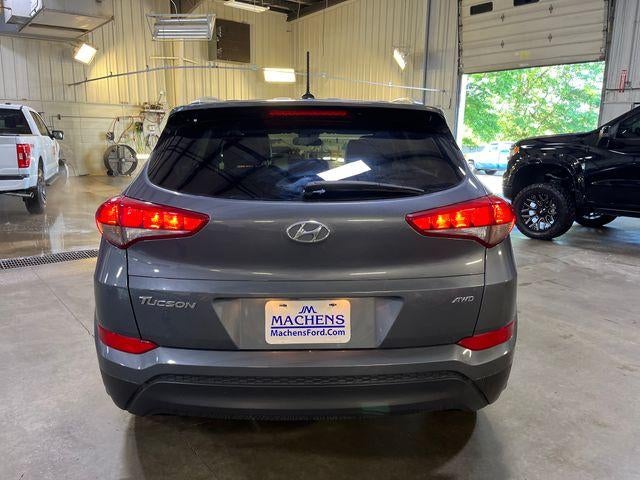 2016 Hyundai TUCSON AWD 4dr SE