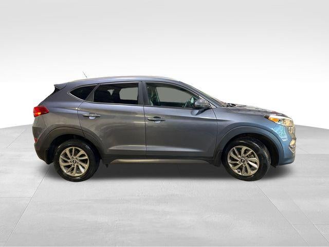 2016 Hyundai TUCSON AWD 4dr SE