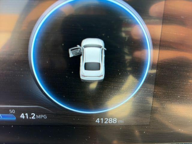2025 Hyundai ELANTRA Limited IVT