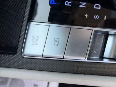 2025 Hyundai ELANTRA Limited IVT