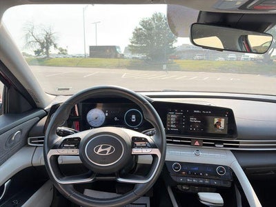 2025 Hyundai ELANTRA Limited IVT