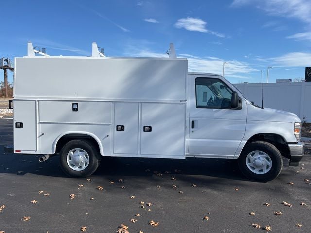 2026 Ford SuperDuty Base Cutaway