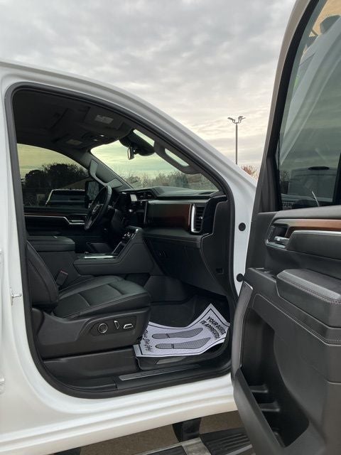 2025 GMC Sierra 3500HD Denali