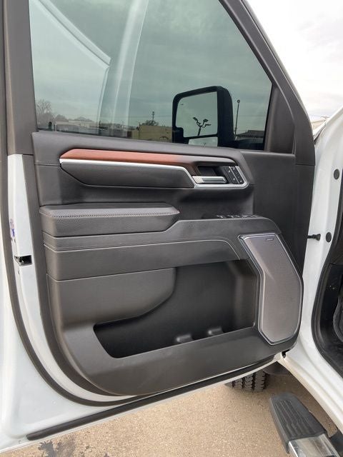 2025 GMC Sierra 3500HD Denali