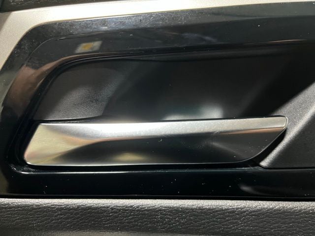 2023 Mitsubishi Outlander PHEV SE