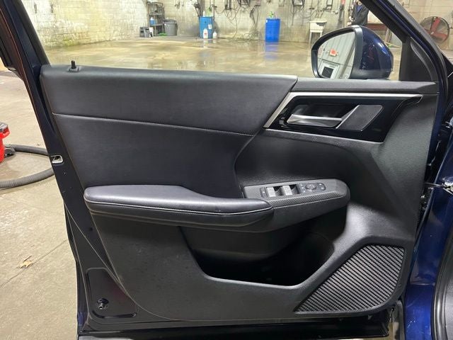 2023 Mitsubishi Outlander PHEV SE