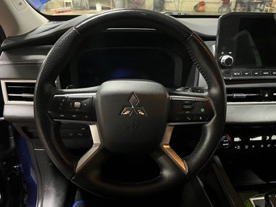2023 Mitsubishi Outlander PHEV SE