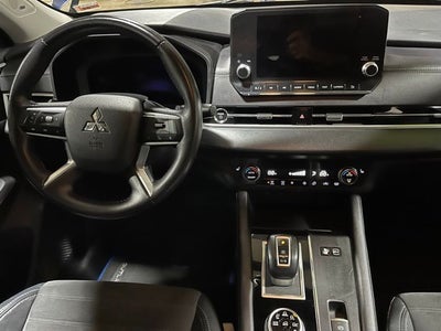 2023 Mitsubishi Outlander PHEV SE