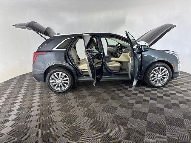 2022 Cadillac XT5 Premium Luxury