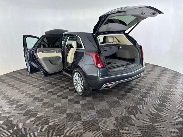 2022 Cadillac XT5 Premium Luxury