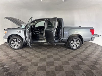 2017 Nissan Titan SL