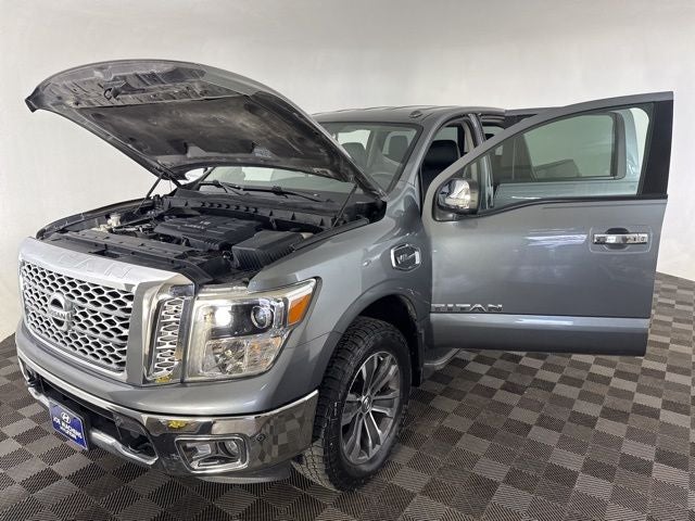 2017 Nissan Titan SL
