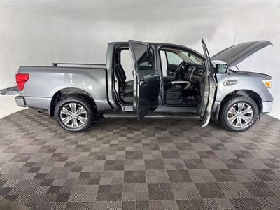 2017 Nissan Titan SL