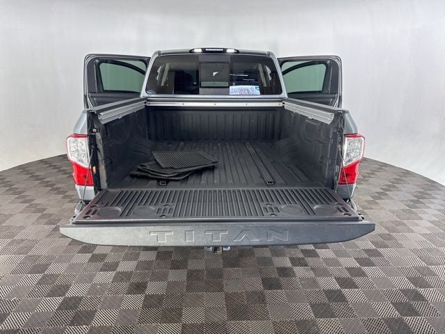 2017 Nissan Titan SL