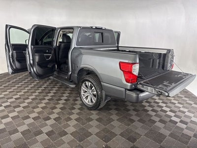 2017 Nissan Titan SL