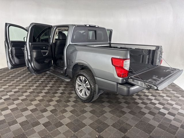 2017 Nissan Titan SL