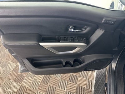 2017 Nissan Titan SL