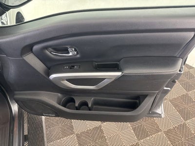 2017 Nissan Titan SL