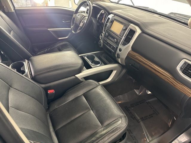 2017 Nissan Titan SL