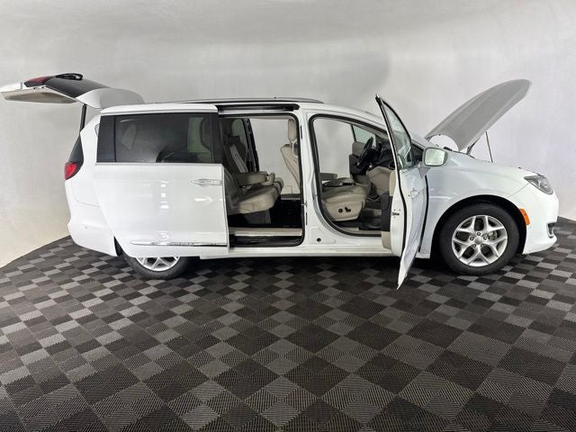 2020 Chrysler Pacifica Touring L Plus
