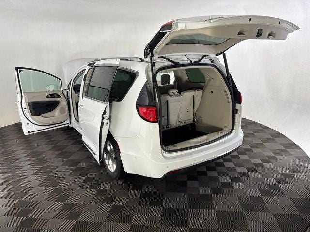 2020 Chrysler Pacifica Touring L Plus