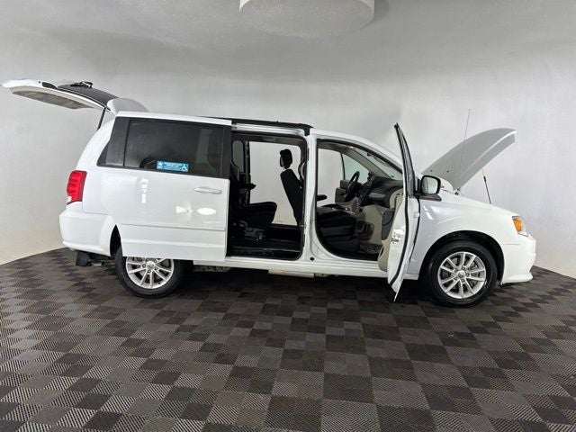 2016 Dodge Grand Caravan SXT BraunAbility