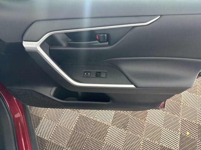 2021 Toyota RAV4 LE AWD