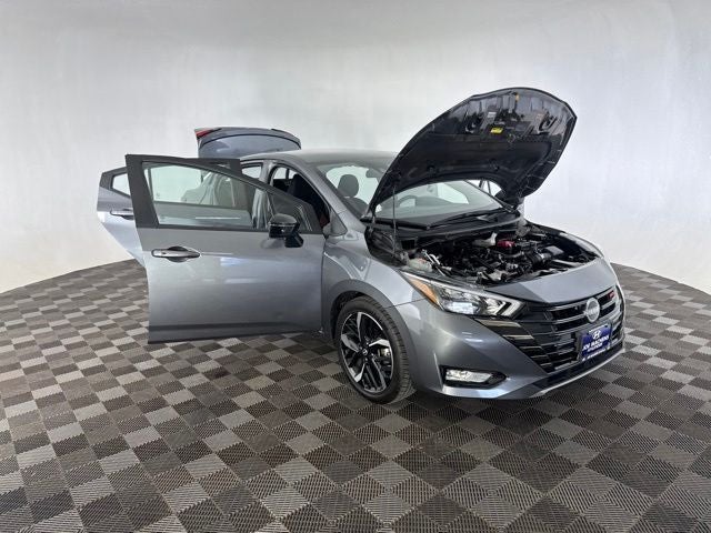 2024 Nissan Versa 1.6 SR